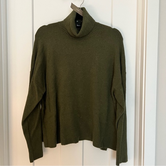 J. Crew Sweaters - J crew green turtleneck sweater size large NWT
